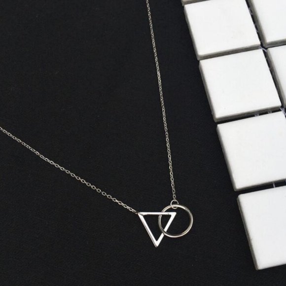 Jewelry - NEW 925 Sterling Silver Circle Triangle Necklace